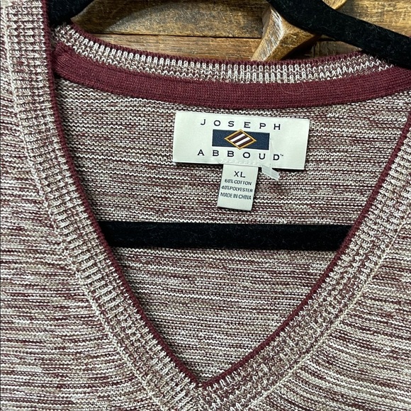 NWOT Joseph Abboud V-Neck Sweater Men’s XL Burgundy Marled Knit Pullover - Picture 2 of 2